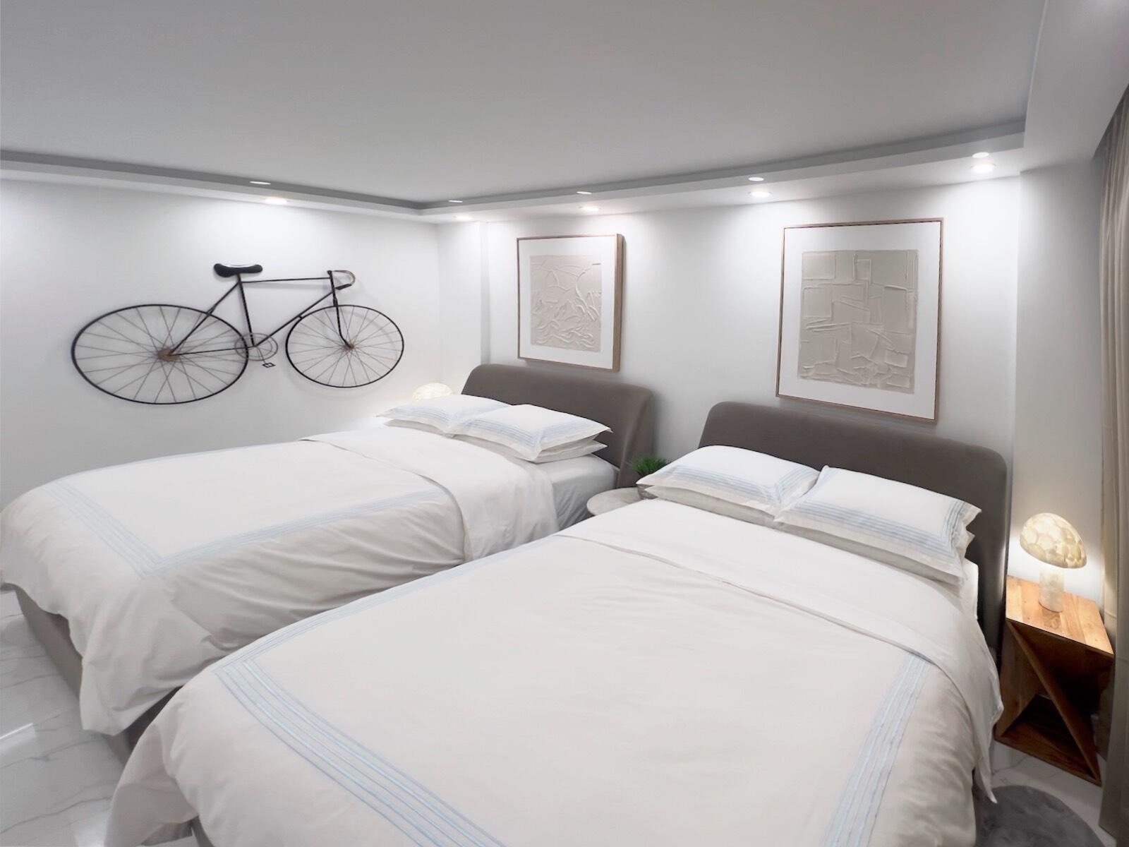 BARCLAY CONDO - Residential Lease