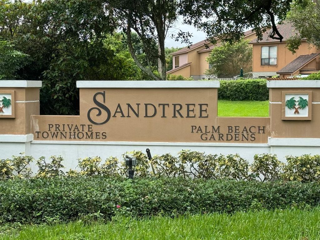 Photo of 916 Sandtree Drive, Palm Beach Gardens, FL 33403 (MLS # R11083430)