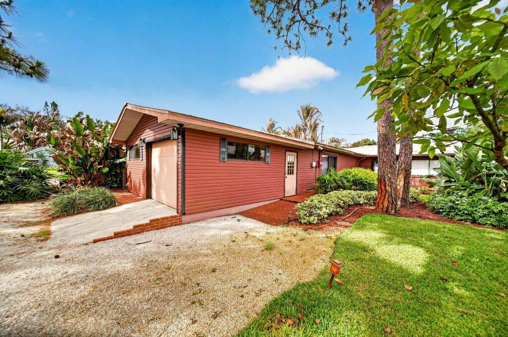 1272 SW Evergreen Lane