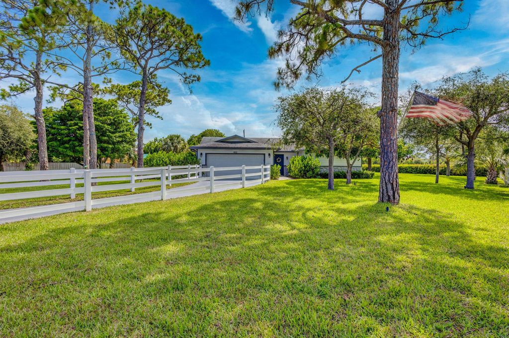 Photo of 4612 Lillian Avenue, Palm Beach Gardens, FL 33418 (MLS # R10898835)