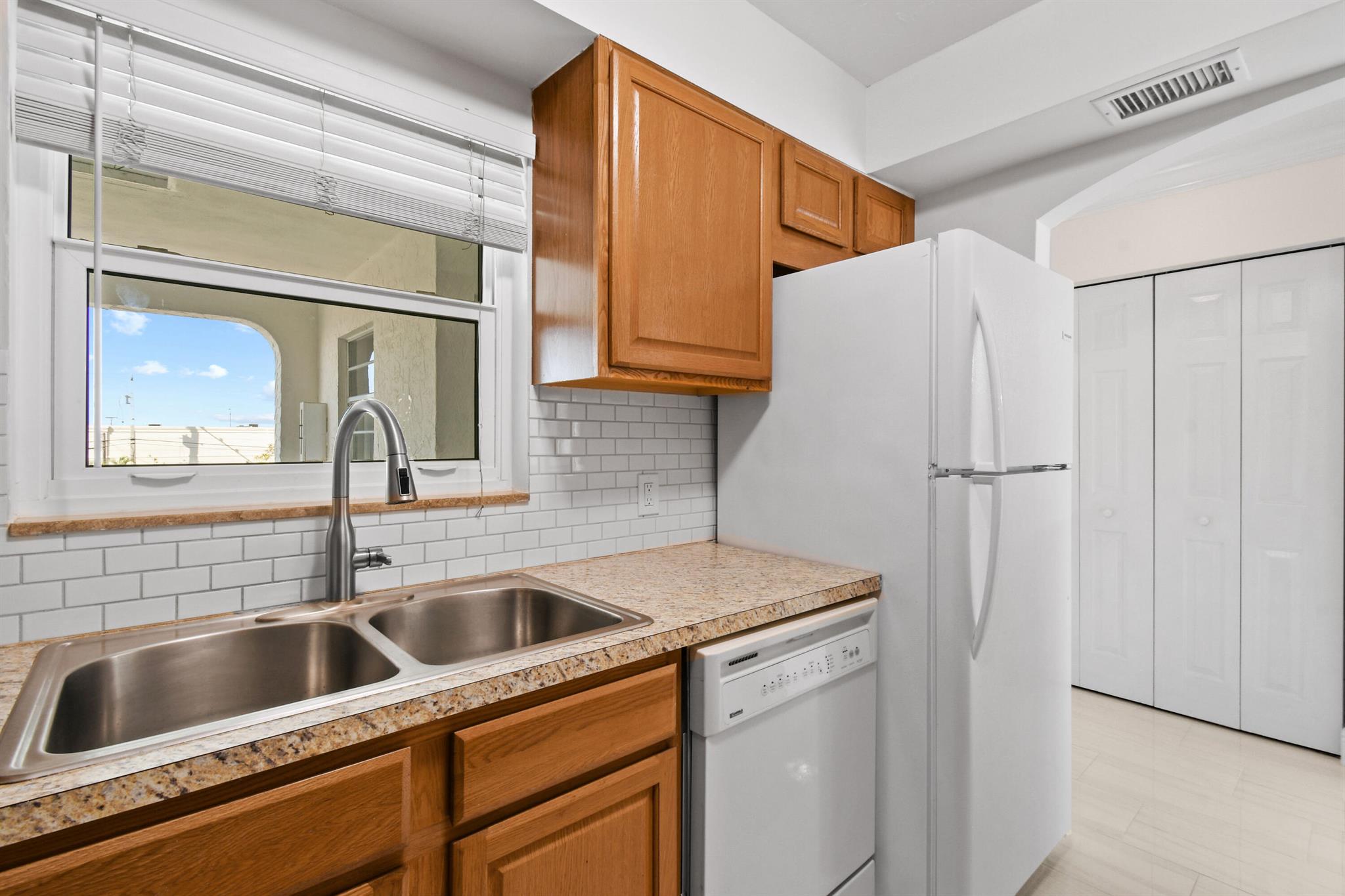 NORTHPORT CONDO APTS - Residential