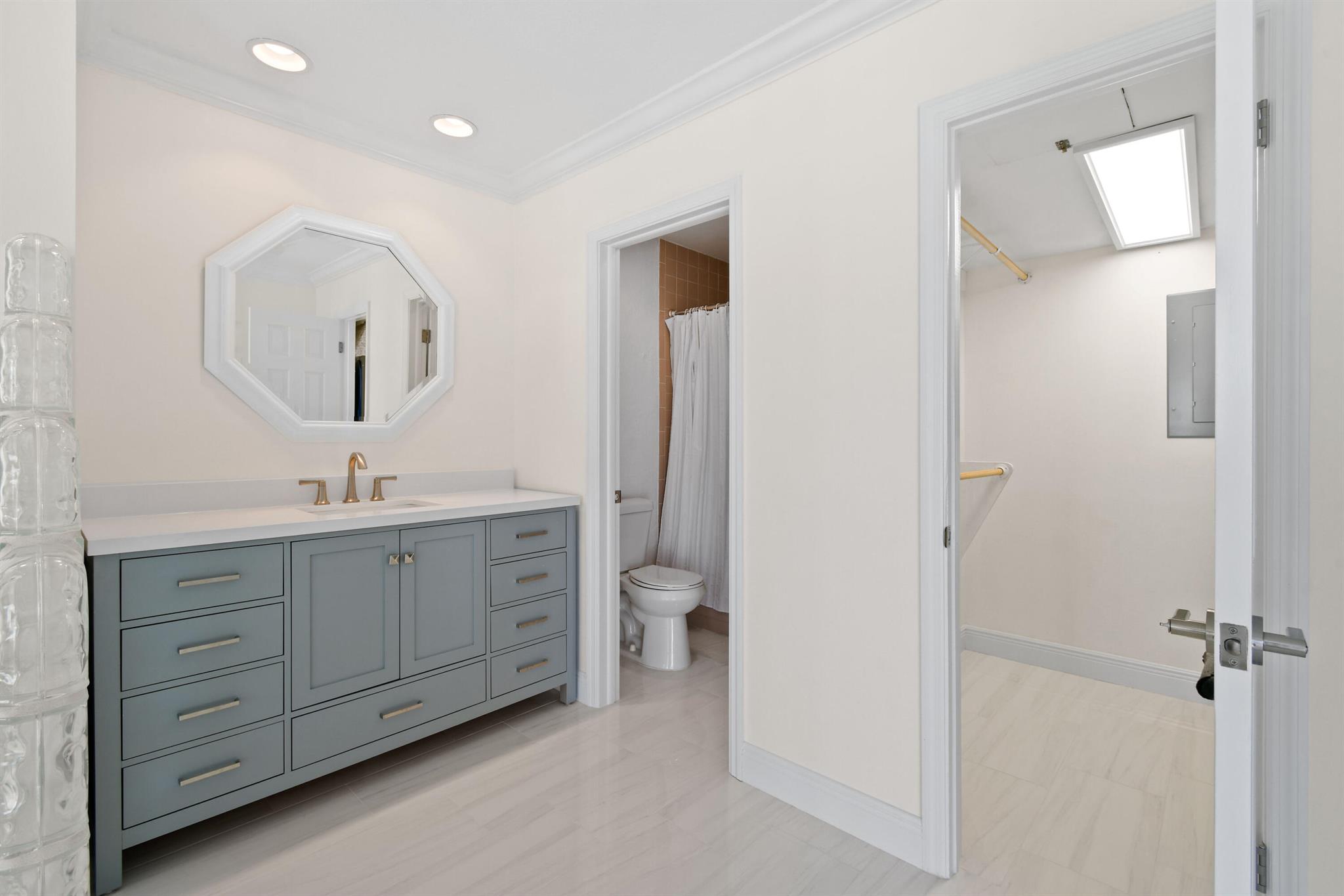 NORTHPORT CONDO APTS - Residential