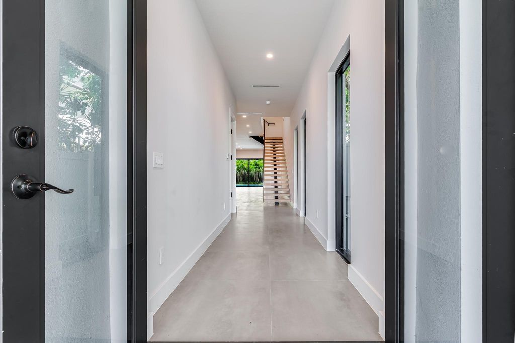 Photo of 921 NE 17th Ter #A, Fort Lauderdale, FL 33304 (MLS # F10531621)