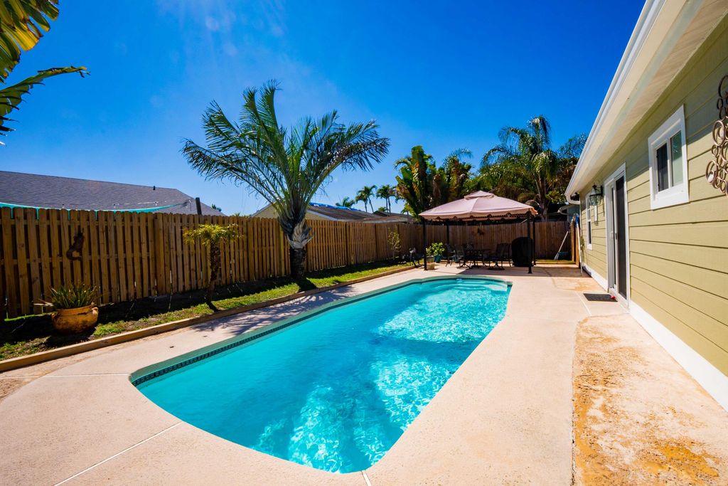 Photo of 7791 Blairwood Circle N, Lake Worth, FL 33467 (MLS # R11166489)