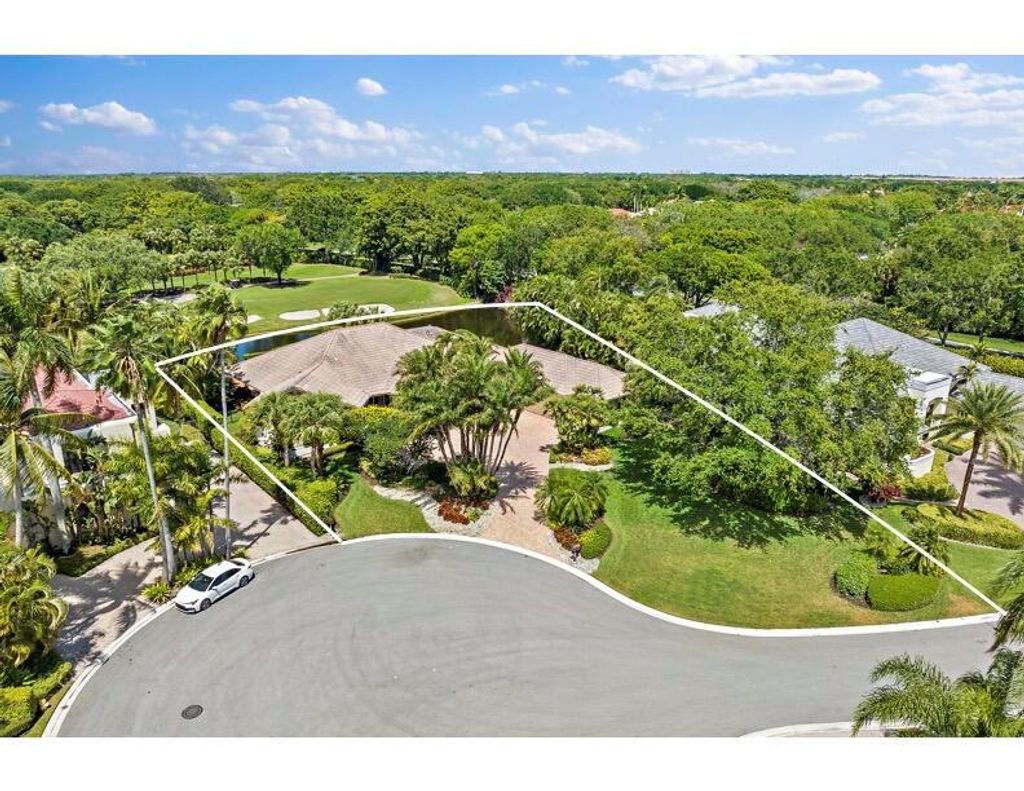 Photo of 3069 Chateau Lane, Palm Beach Gardens, FL 33410 (MLS # R10876467)