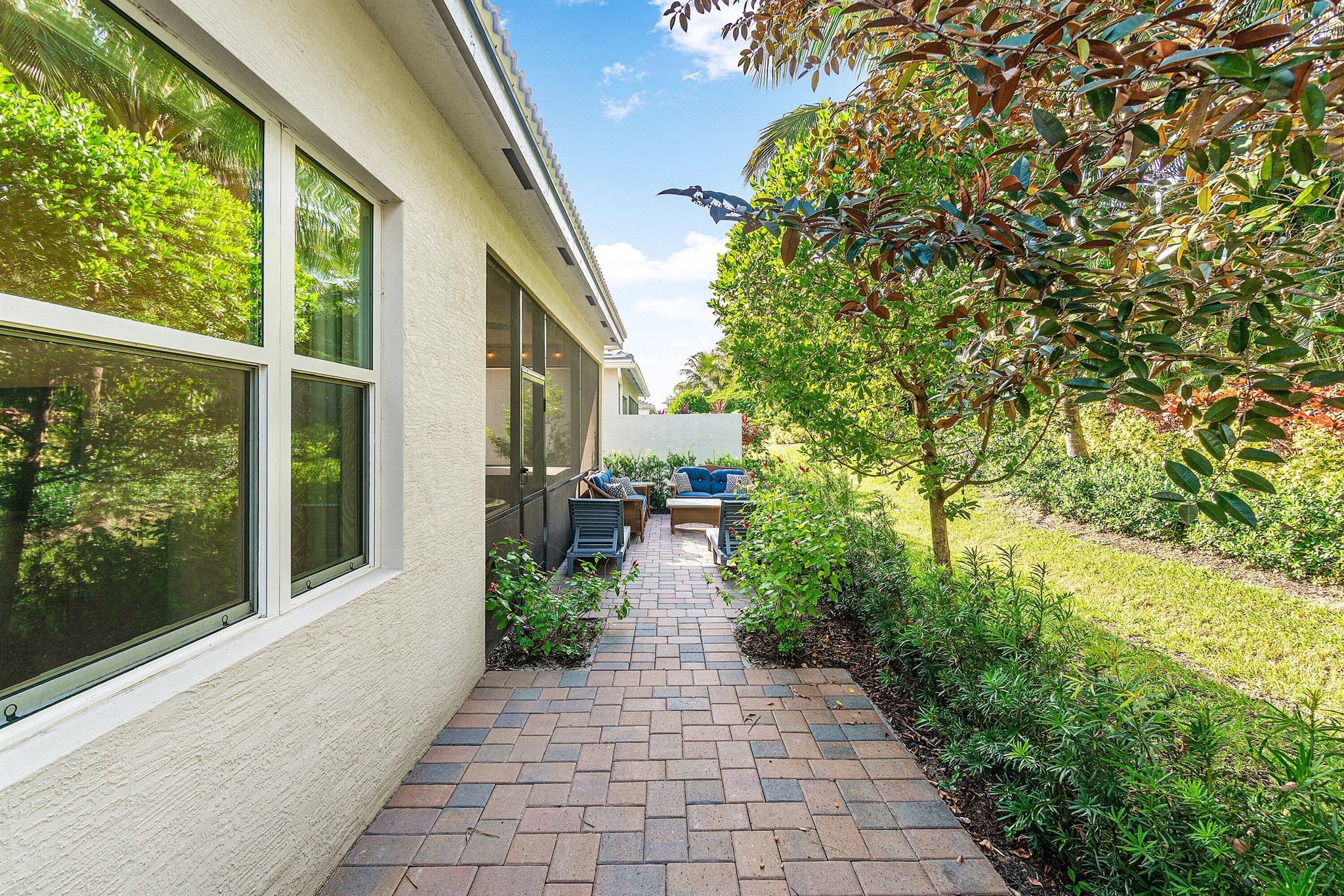 VALENCIA SOUND - Residential