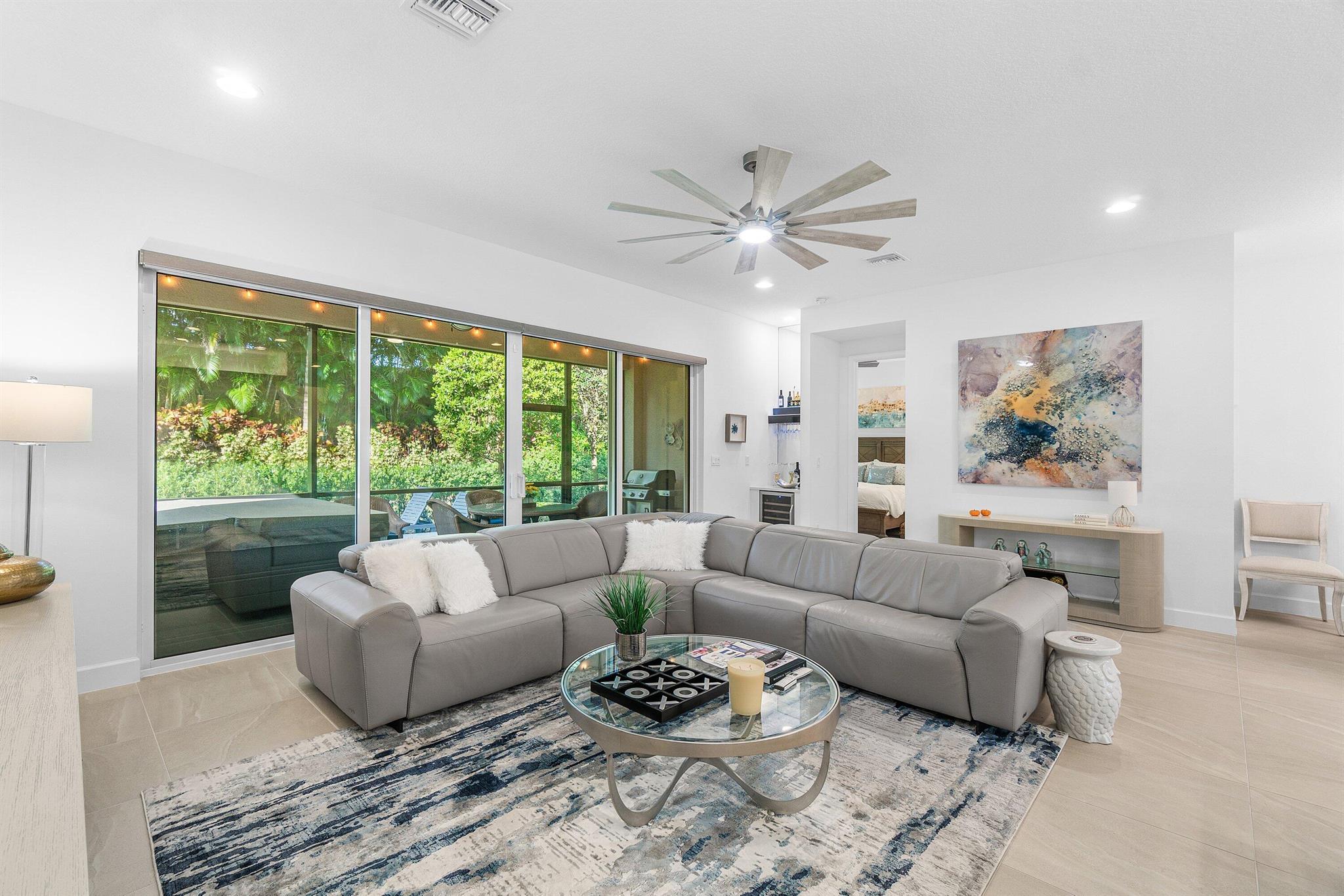 VALENCIA SOUND - Residential