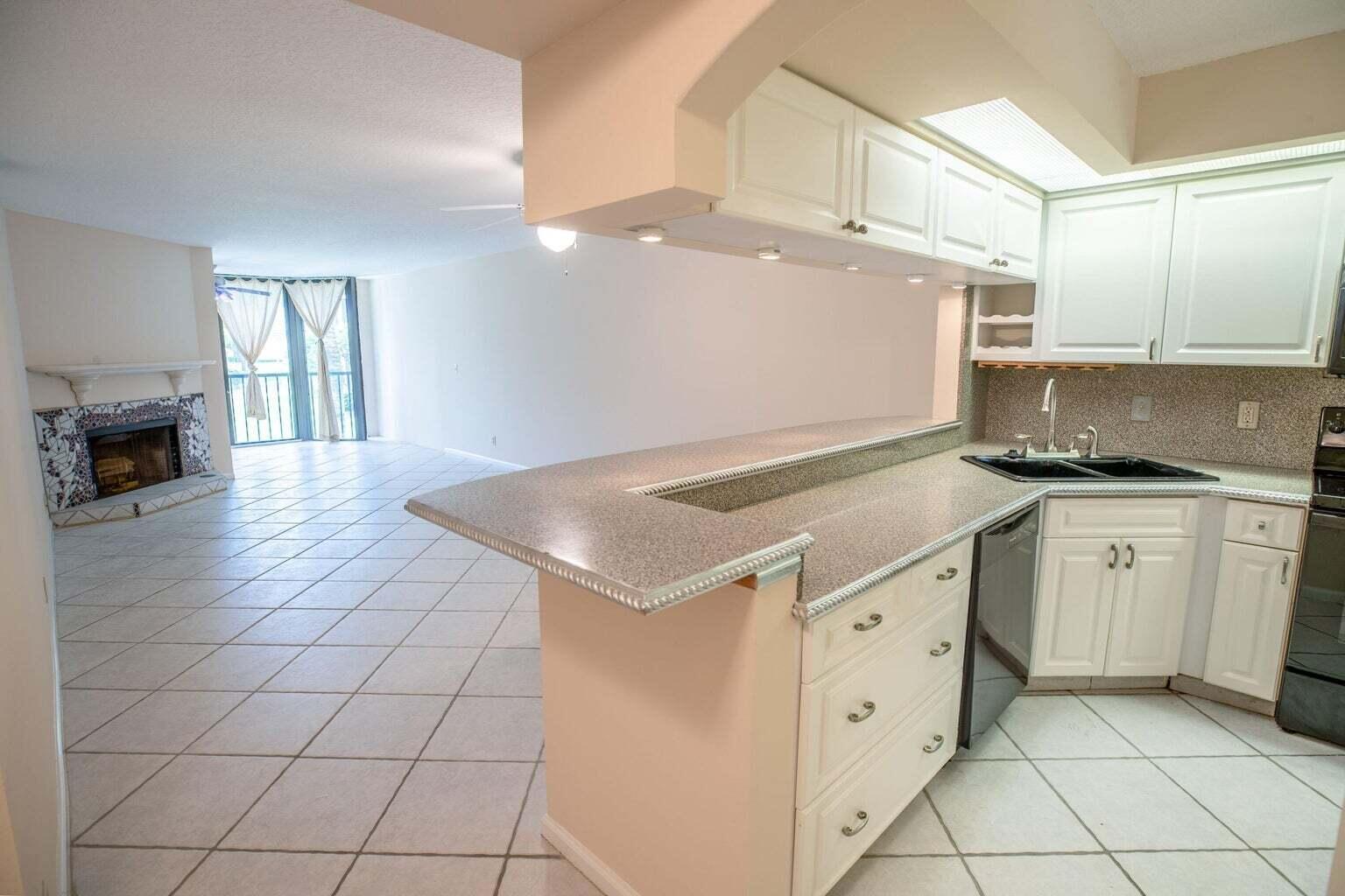 BAY COLONY CONDO - Residential Lease