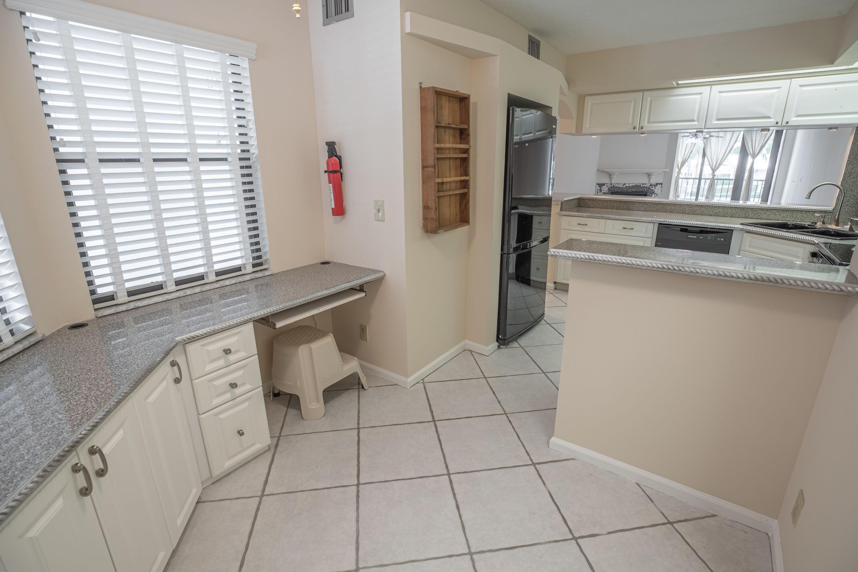 BAY COLONY CONDO - Residential Lease