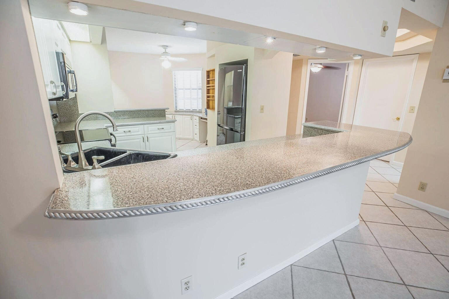 BAY COLONY CONDO - Residential Lease