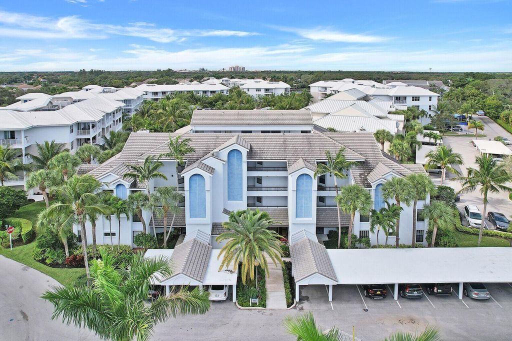 Photo of 123 Bay Colony Drive N, Juno Beach, FL 33408 (MLS # B26000165)