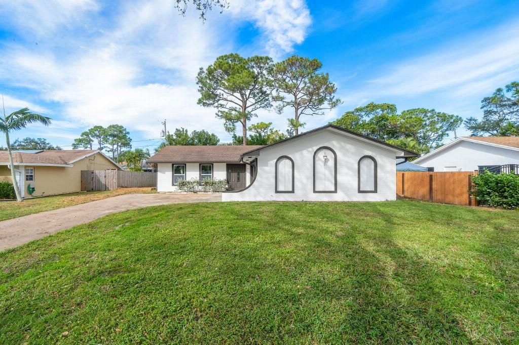 Photo of 4679 Dolphin Dr, Lake Worth, FL 33463 (MLS # F10534099)