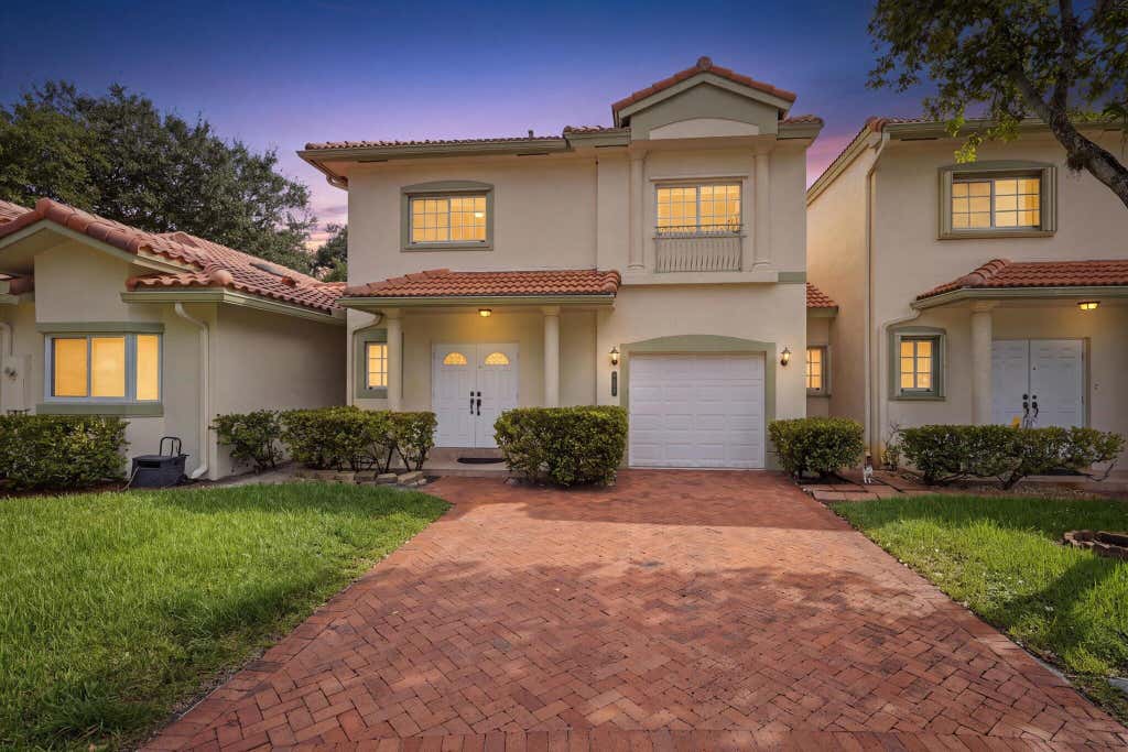 Photo of 5880 SW 99th Terrace, Cooper City, FL 33328 (MLS # B26059953)
