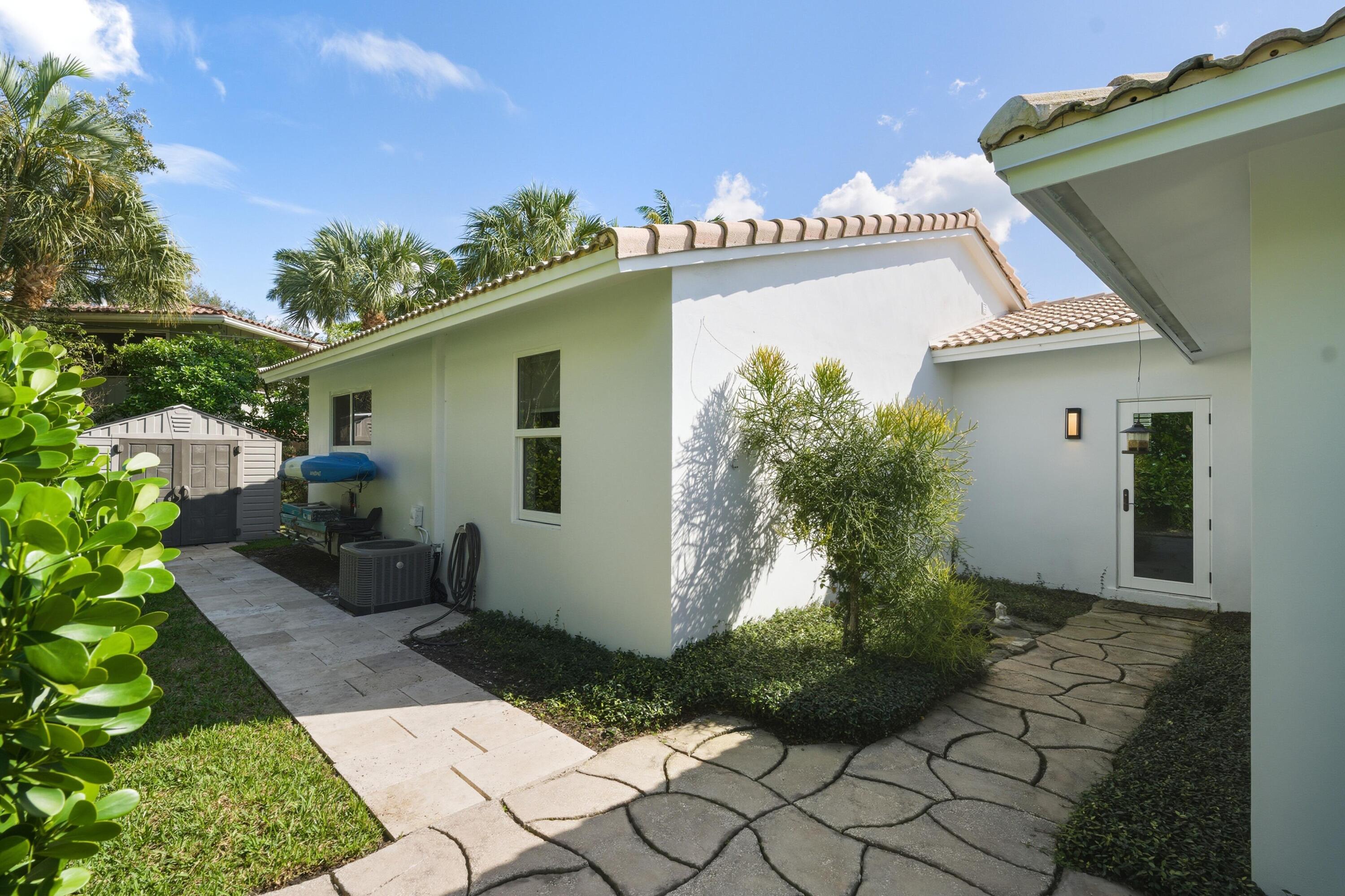 LIGHTHOUSE POINT FIRST SEC - Residential