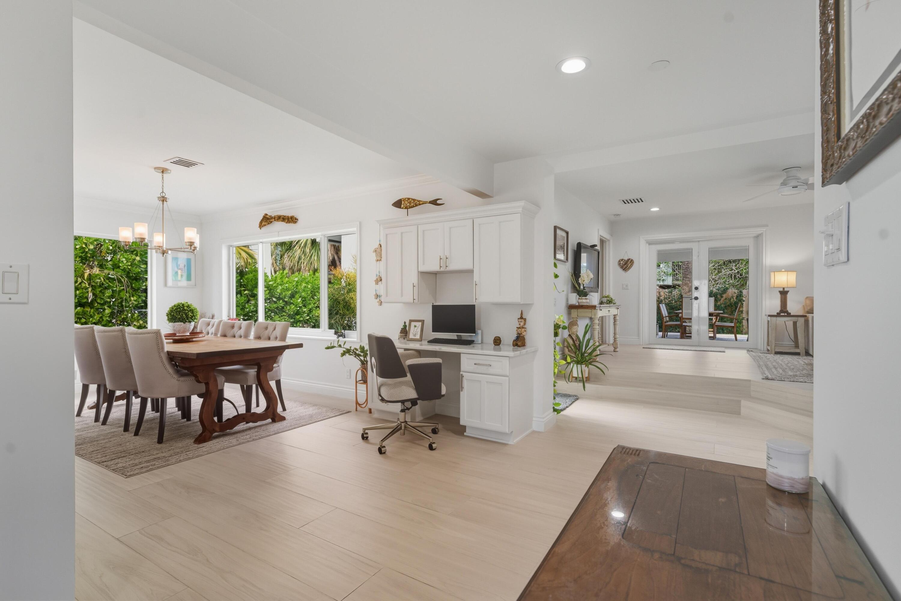 LIGHTHOUSE POINT FIRST SEC - Residential