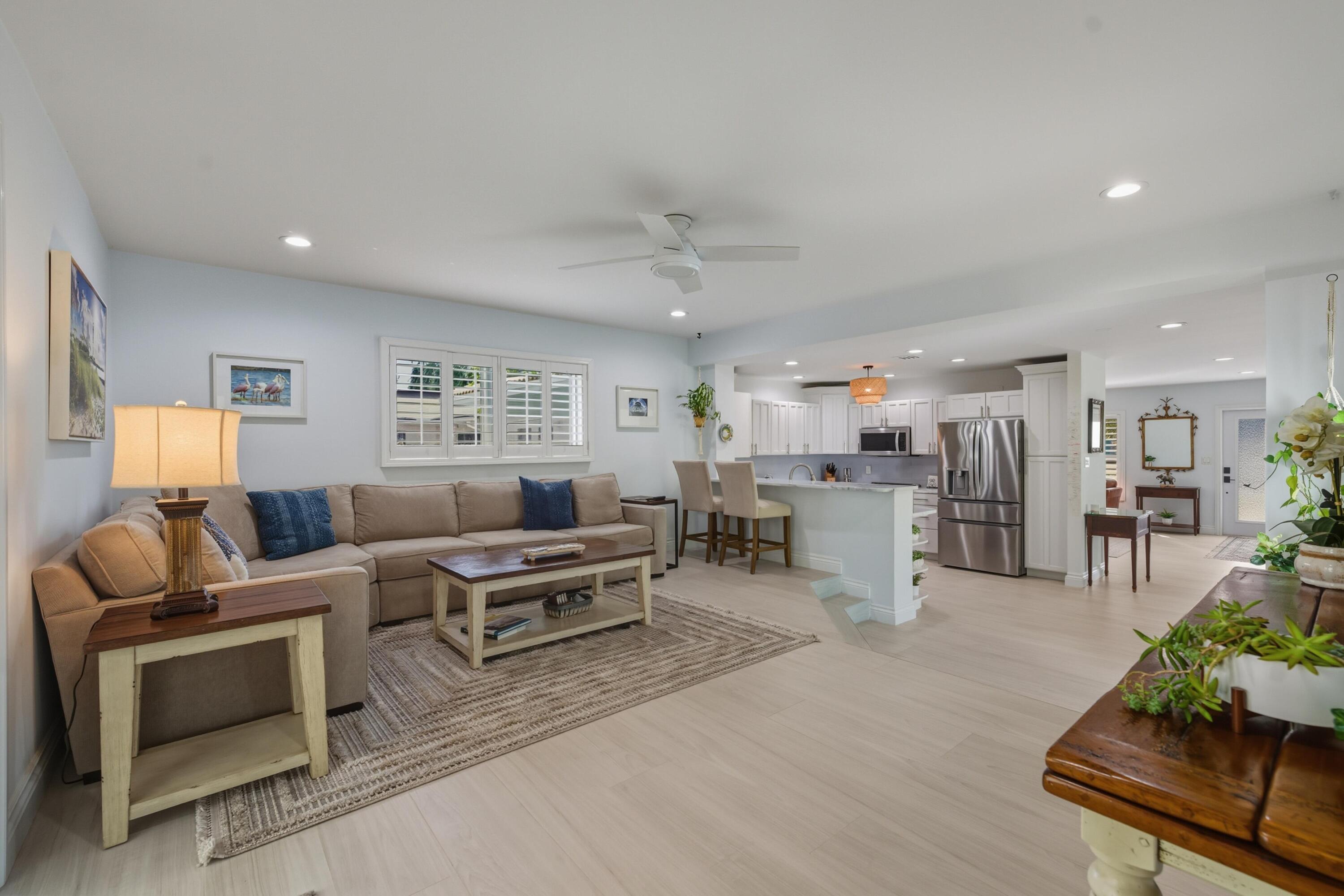 LIGHTHOUSE POINT FIRST SEC - Residential