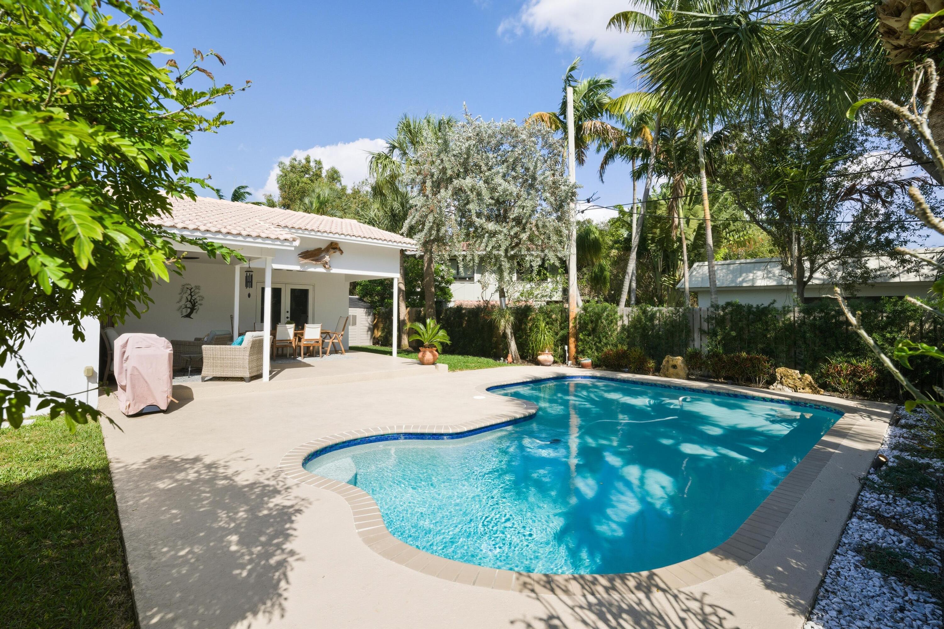 LIGHTHOUSE POINT FIRST SEC - Residential