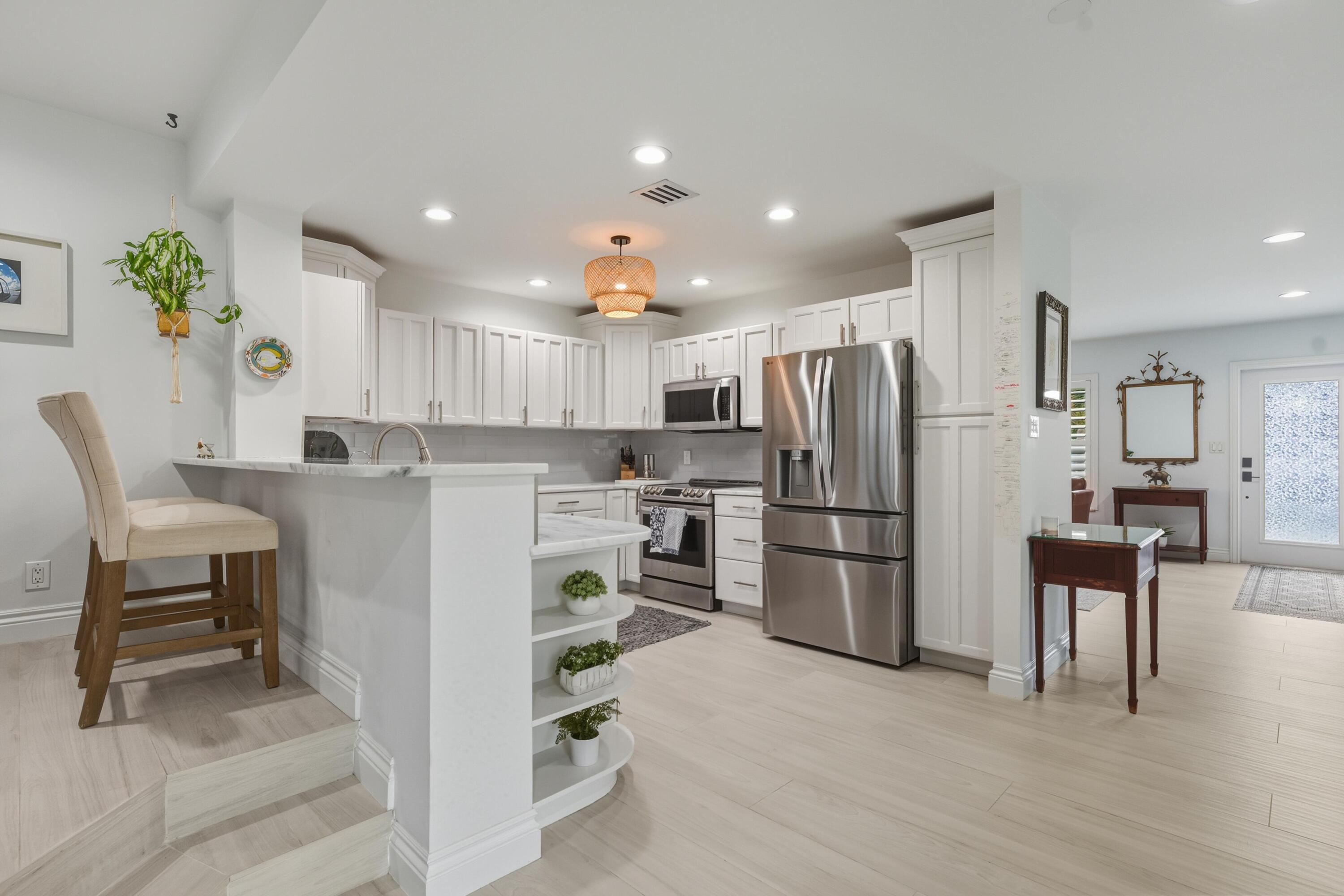 LIGHTHOUSE POINT FIRST SEC - Residential