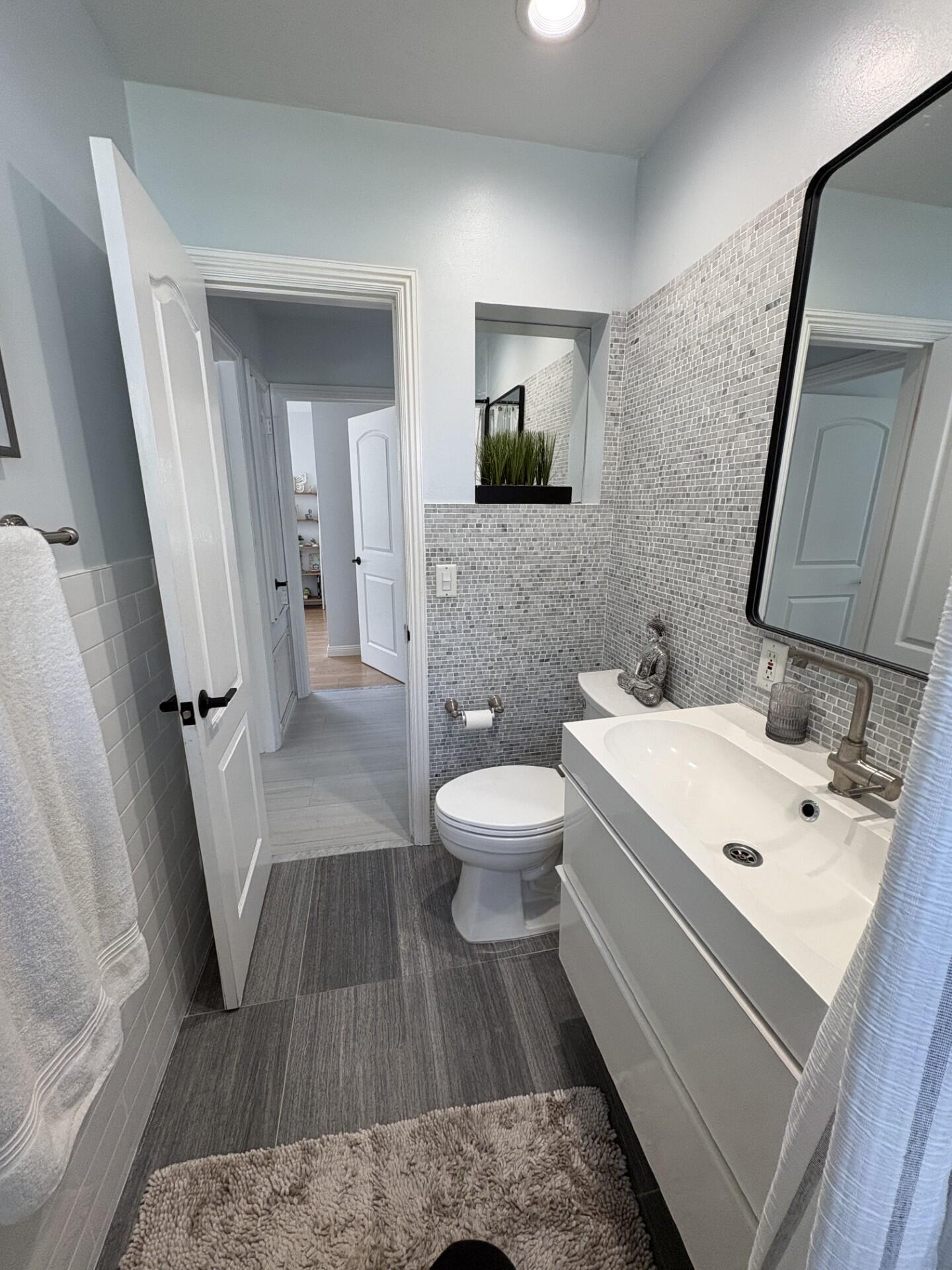 LIGHTHOUSE POINT FIRST SEC - Residential