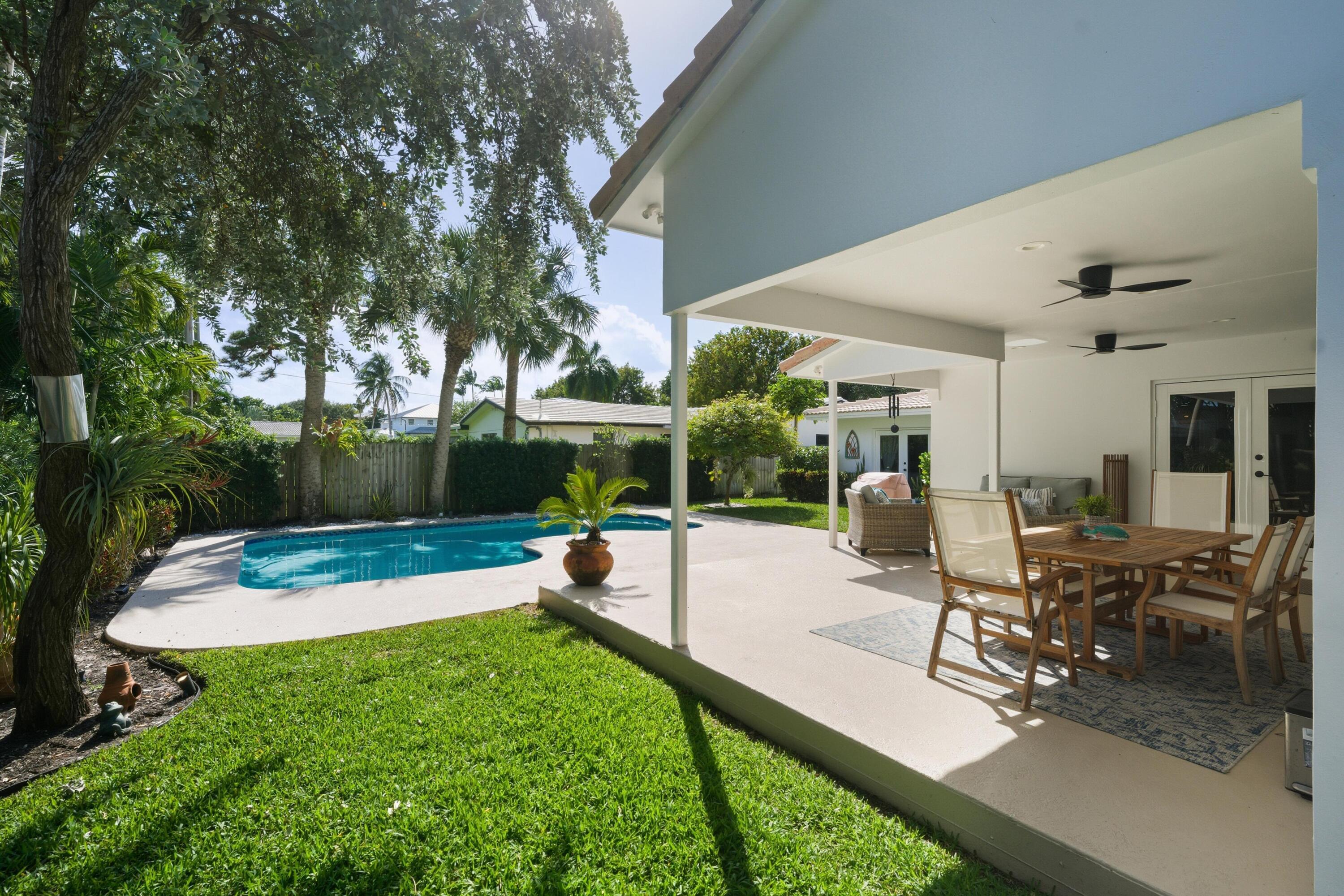 LIGHTHOUSE POINT FIRST SEC - Residential