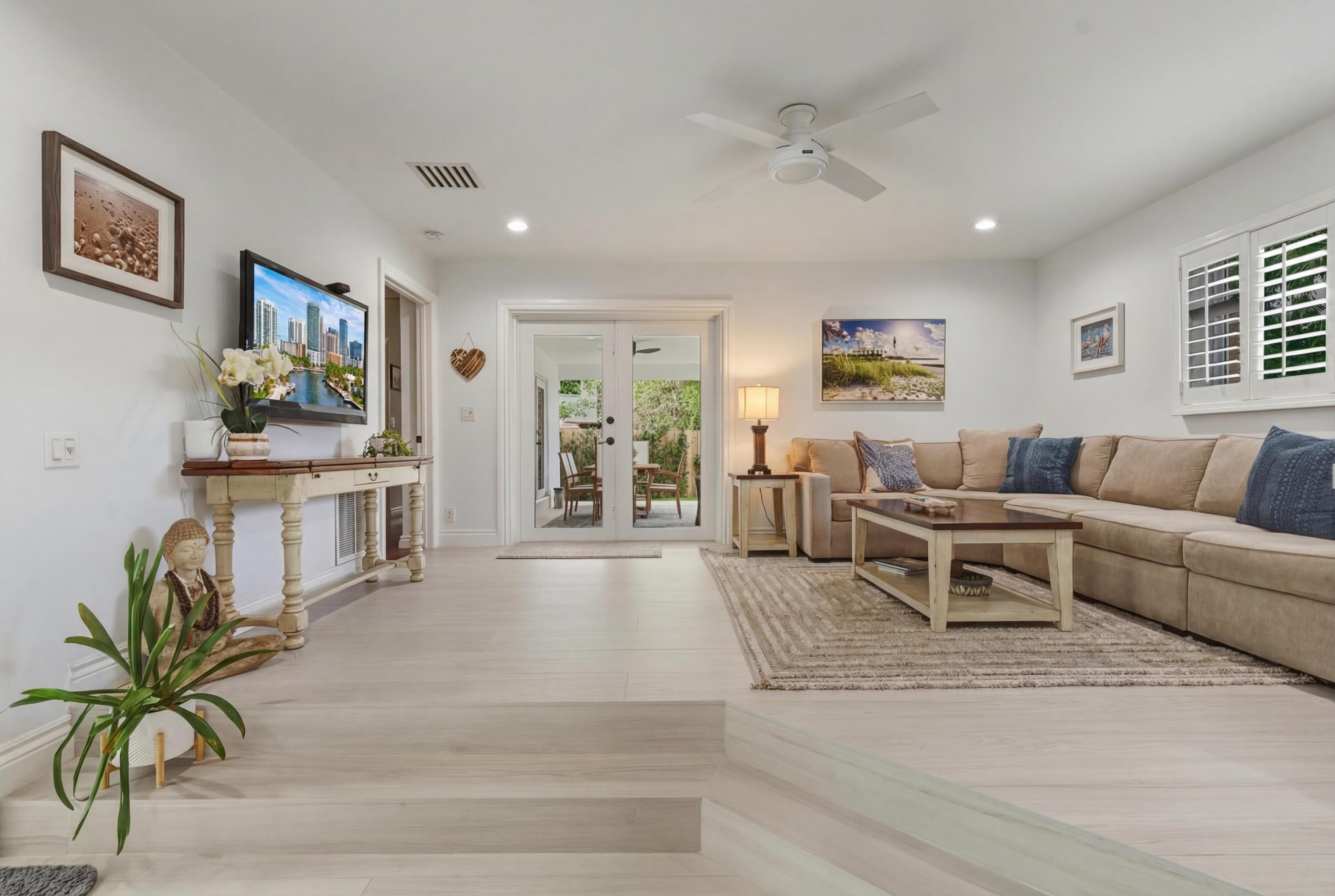 LIGHTHOUSE POINT FIRST SEC - Residential