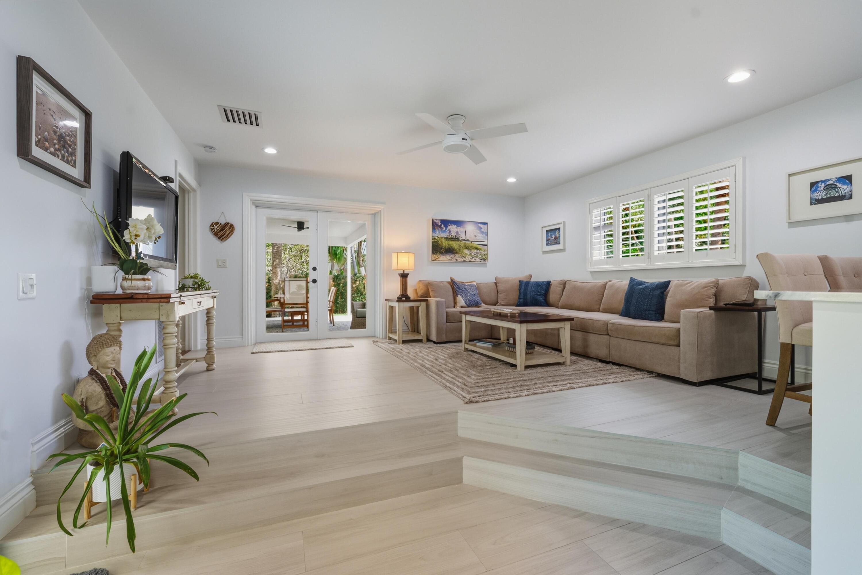 LIGHTHOUSE POINT FIRST SEC - Residential