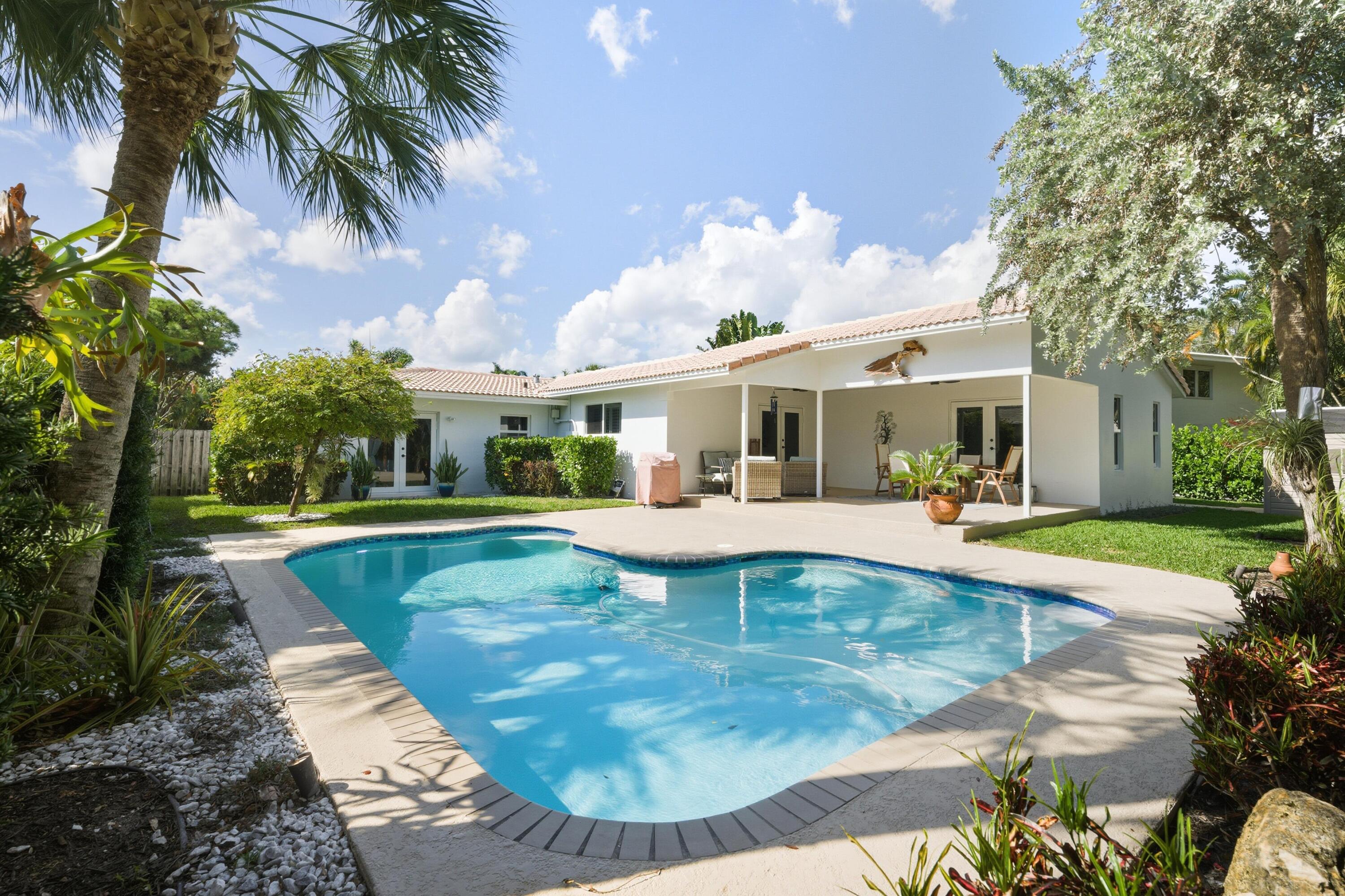 LIGHTHOUSE POINT FIRST SEC - Residential