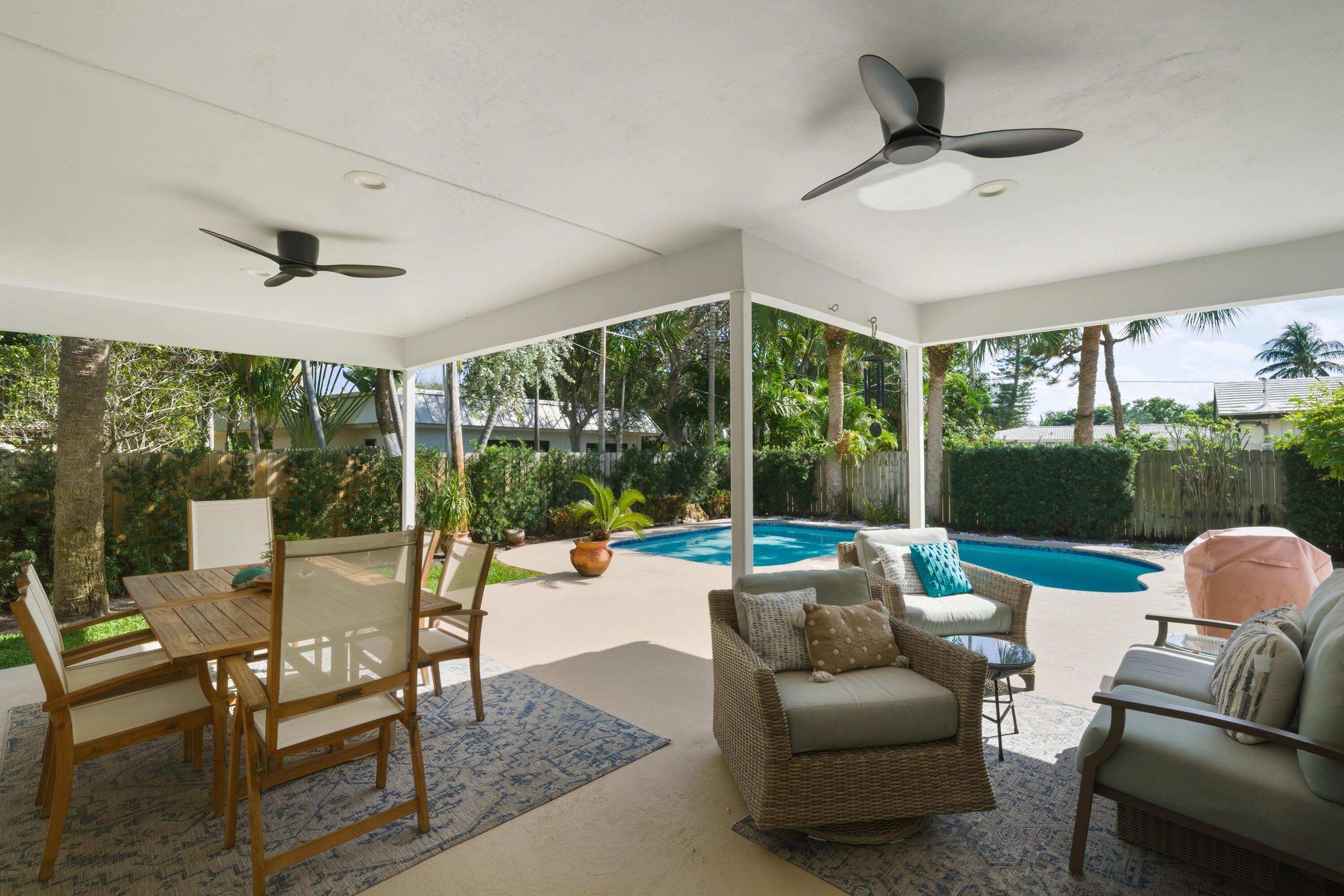 LIGHTHOUSE POINT FIRST SEC - Residential