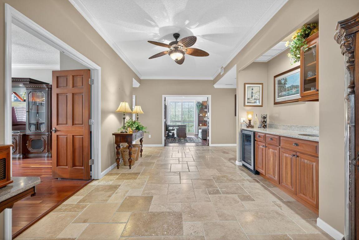 ADMIRALTY CONDO - Residential