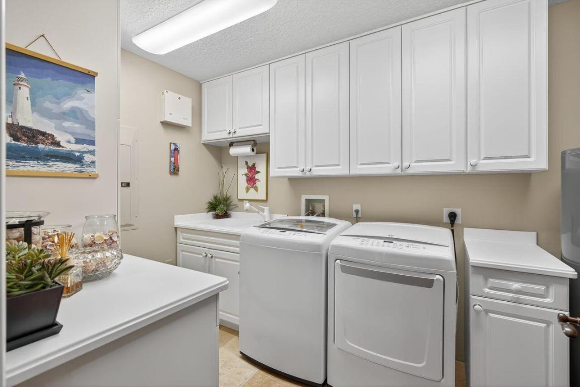 ADMIRALTY CONDO - Residential