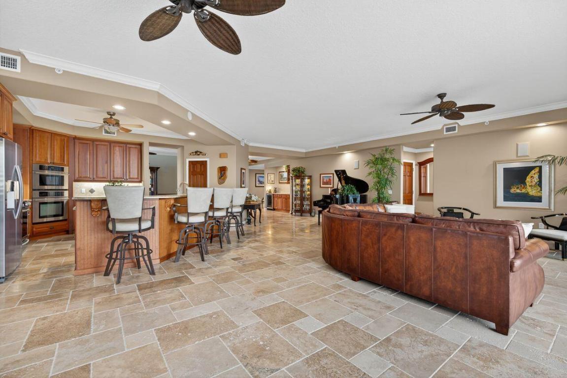 ADMIRALTY CONDO - Residential