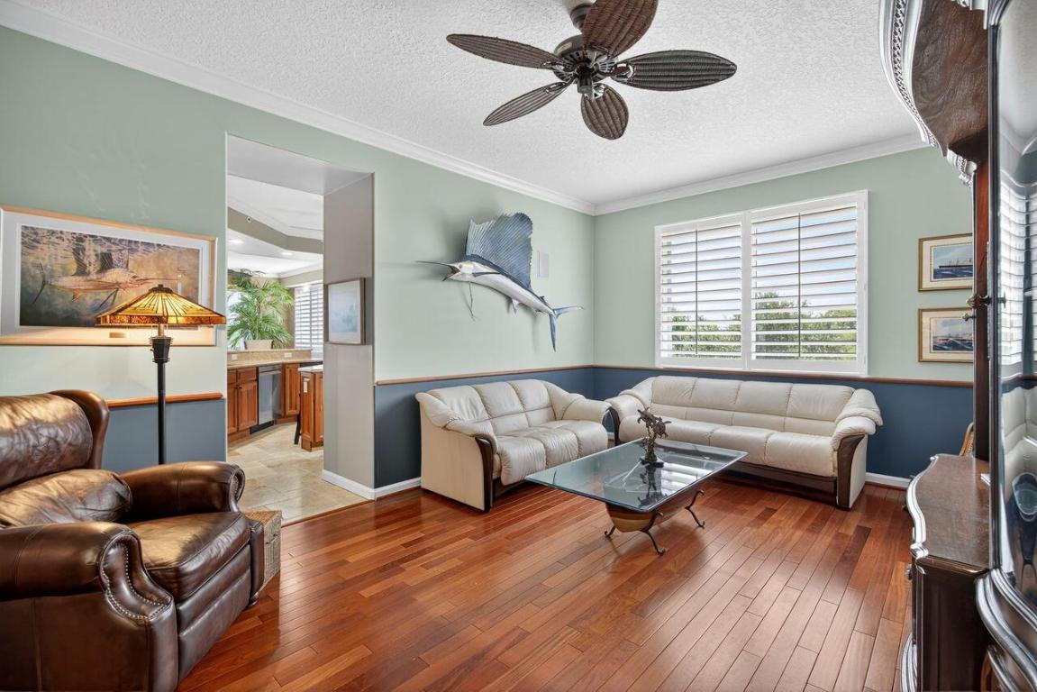 ADMIRALTY CONDO - Residential