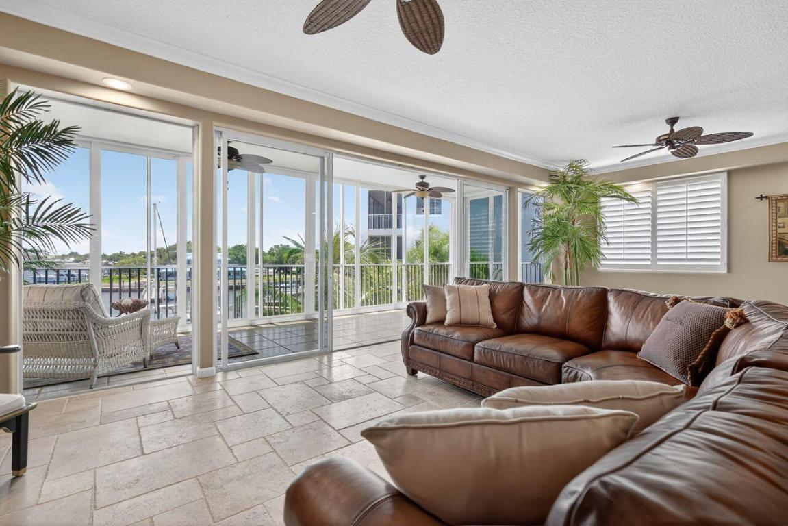 ADMIRALTY CONDO - Residential