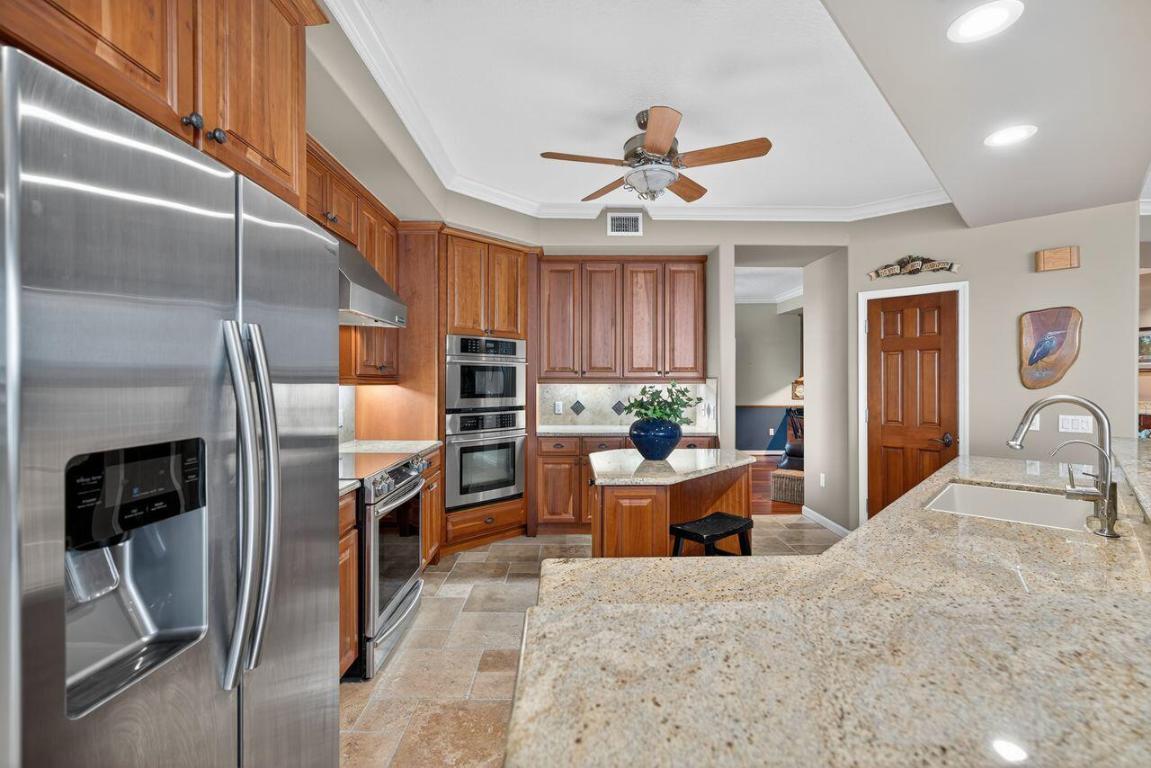 ADMIRALTY CONDO - Residential