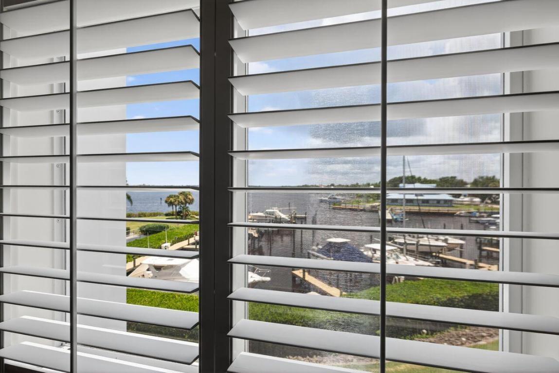 ADMIRALTY CONDO - Residential