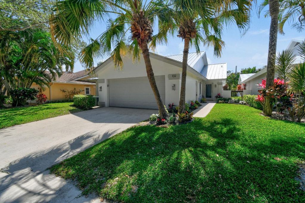 Photo of 132 Cape Pointe Circle, Jupiter, FL 33477 (MLS # R10979621)