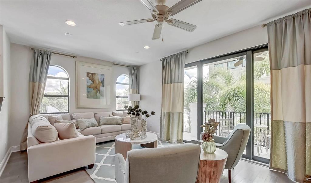 CASA DEL MAR - Residential