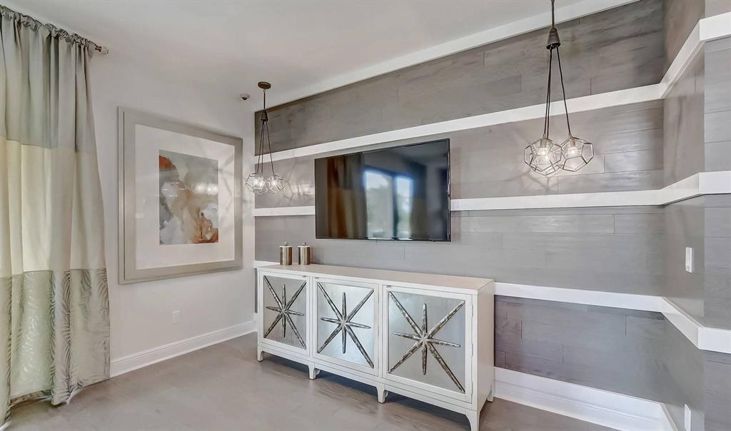 CASA DEL MAR - Residential