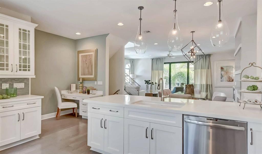 CASA DEL MAR - Residential