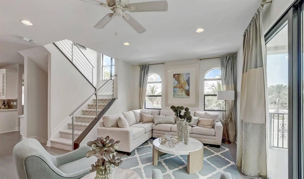 CASA DEL MAR - Residential