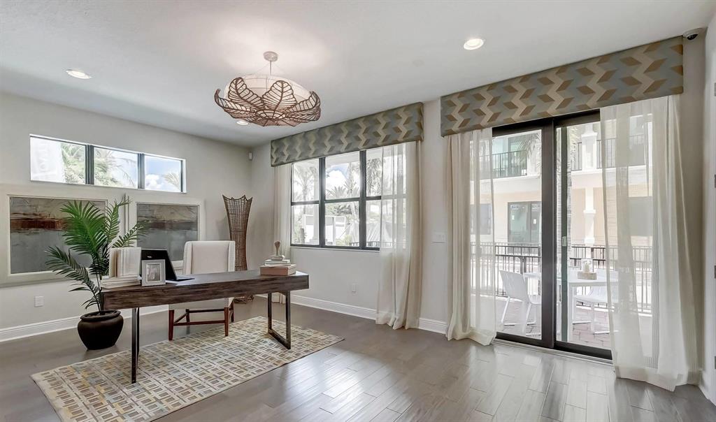 CASA DEL MAR - Residential