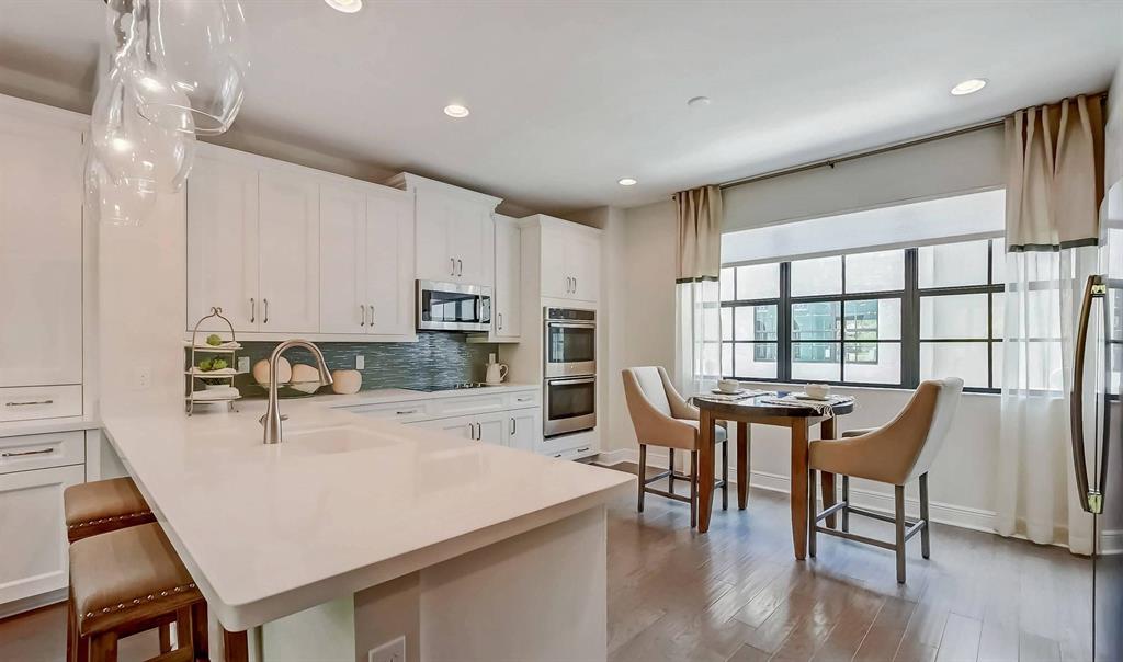 CASA DEL MAR - Residential