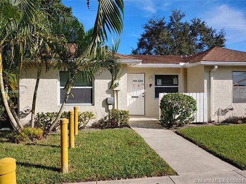 LOW HOA FEE TOWNHOUSES FOR SALE IN PALM BEACH COUNTY 5060 Sanctuary Way F West Palm Beach FL 33417