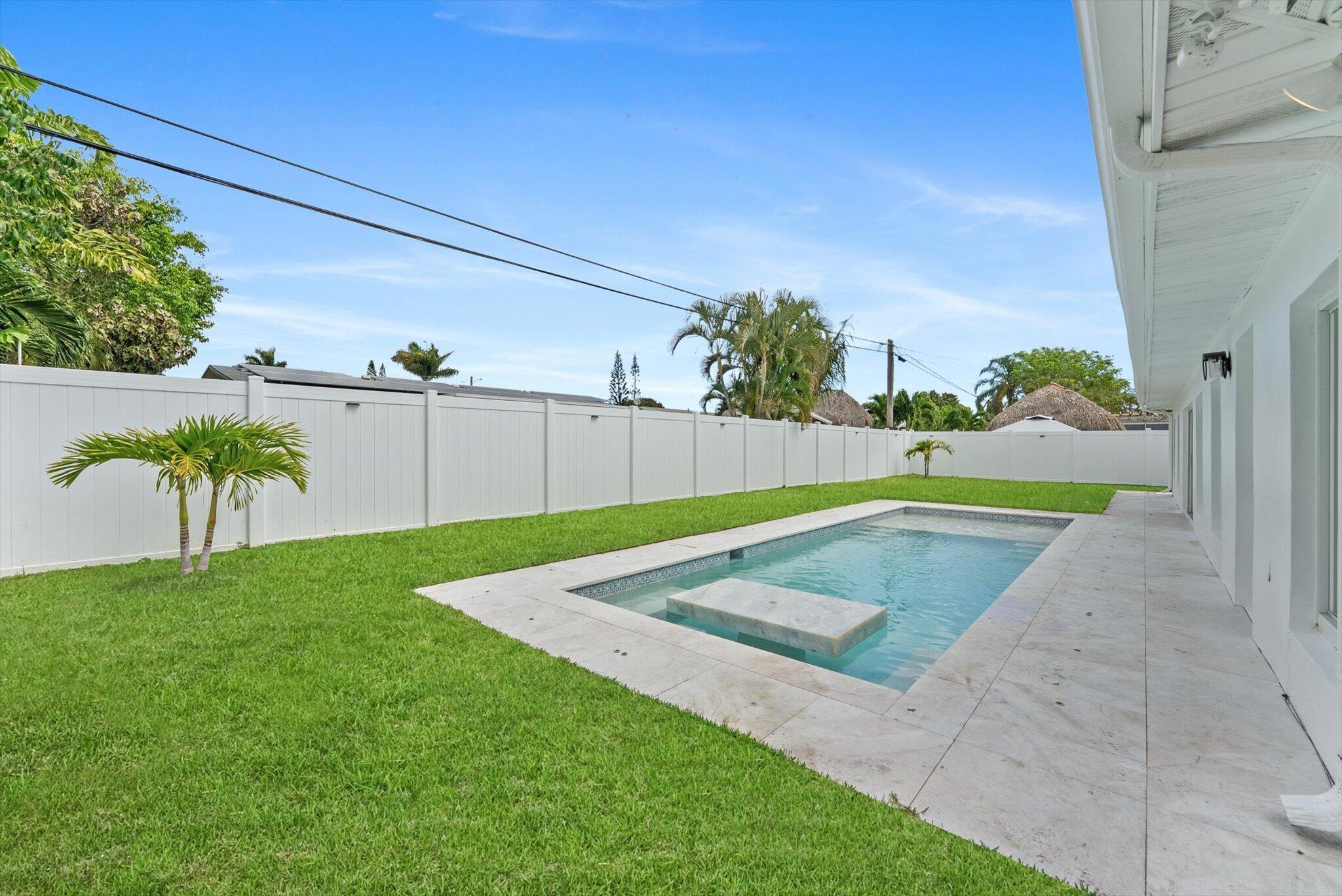 BOCA RATON SQUARE UNIT 4 - Residential