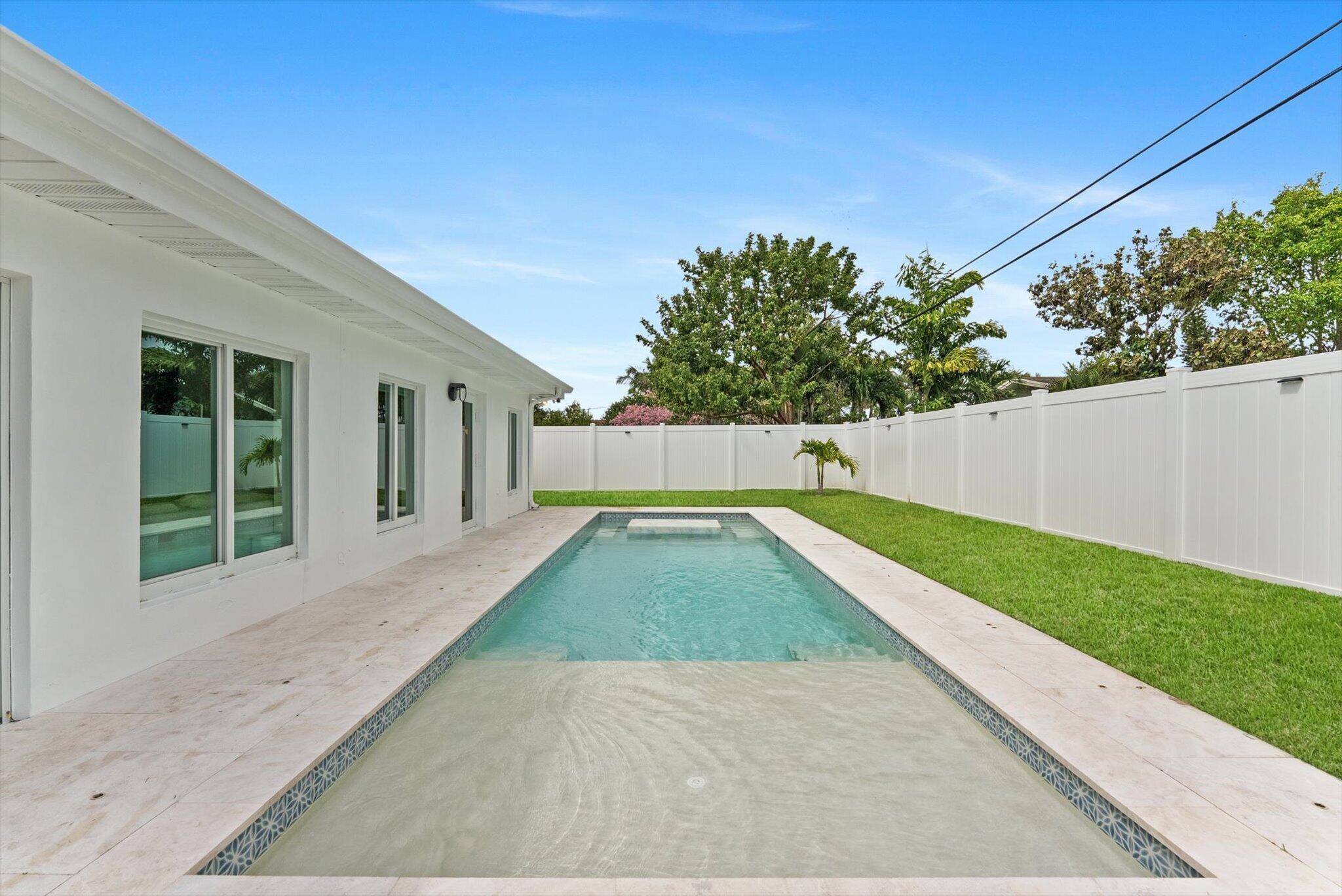 BOCA RATON SQUARE UNIT 4 - Residential