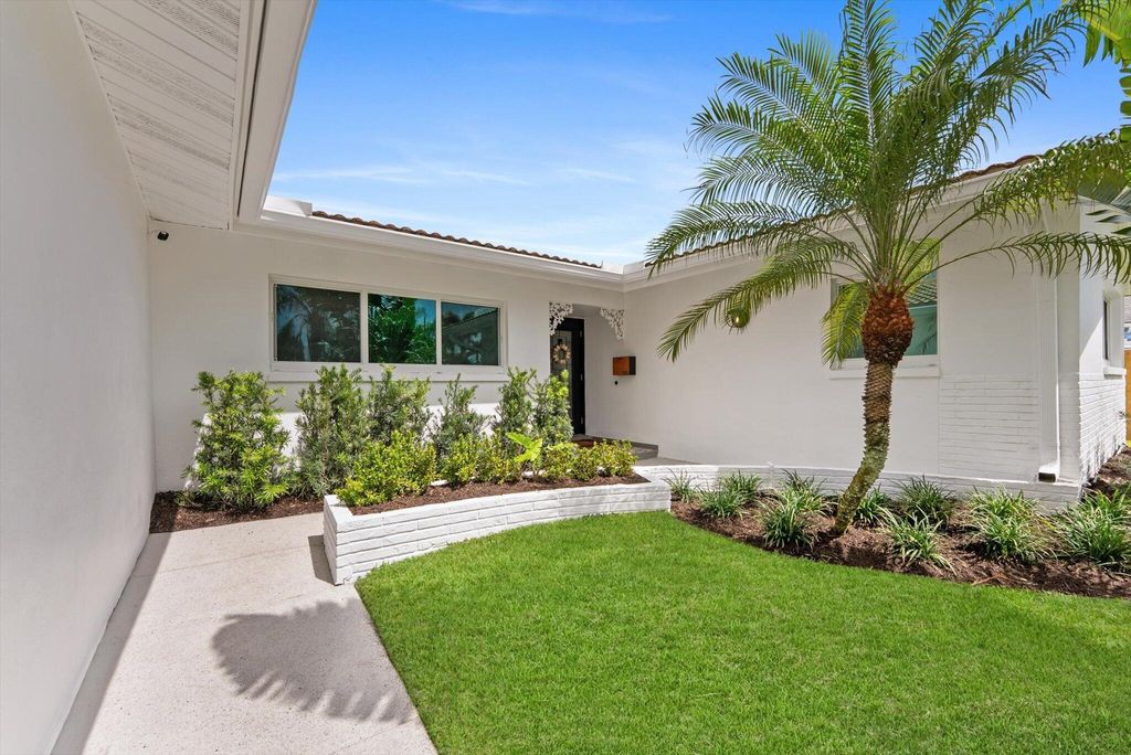 Photo of 1289 SW 7th Street, Boca Raton, FL 33486 (MLS # B26005812)