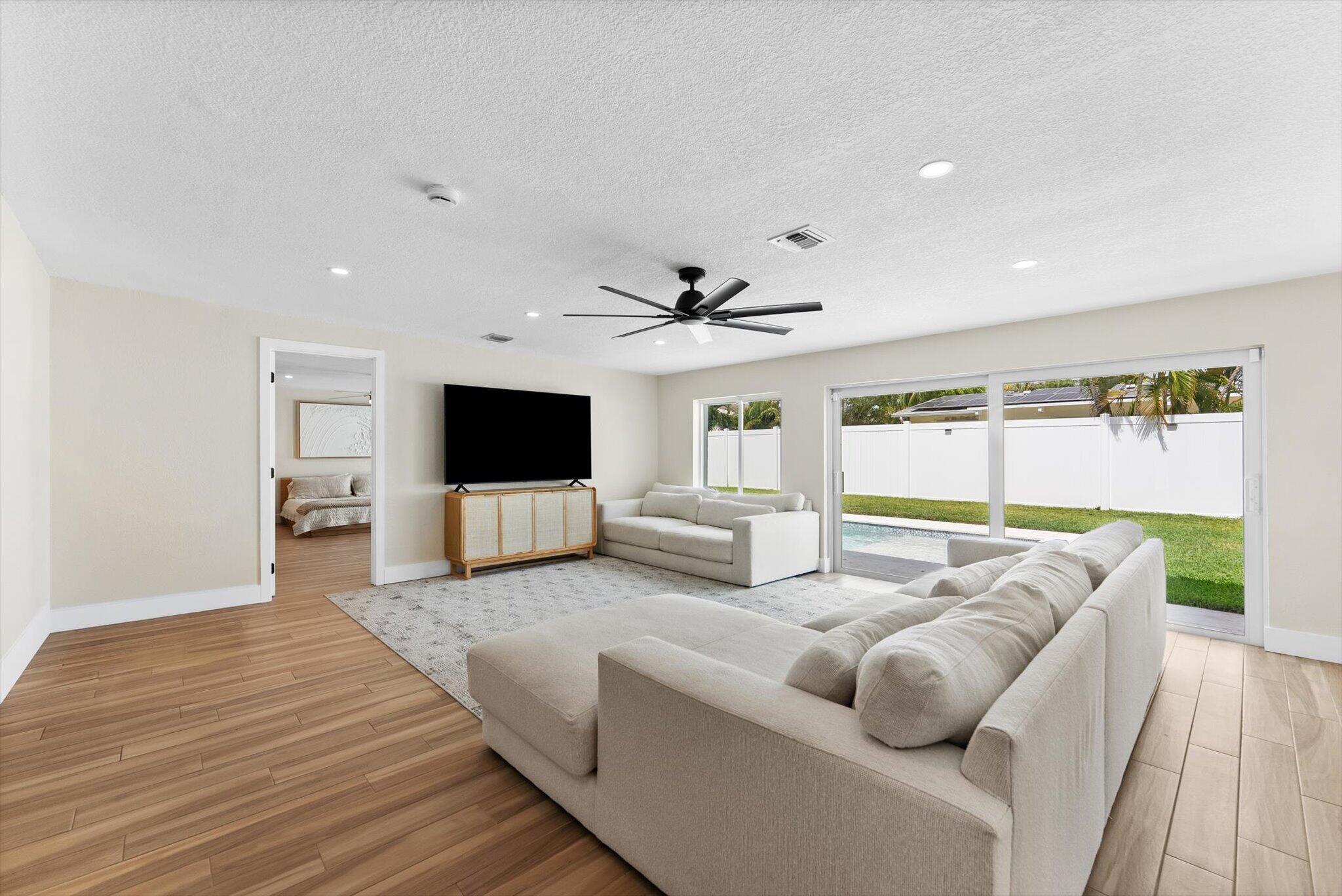 BOCA RATON SQUARE UNIT 4 - Residential