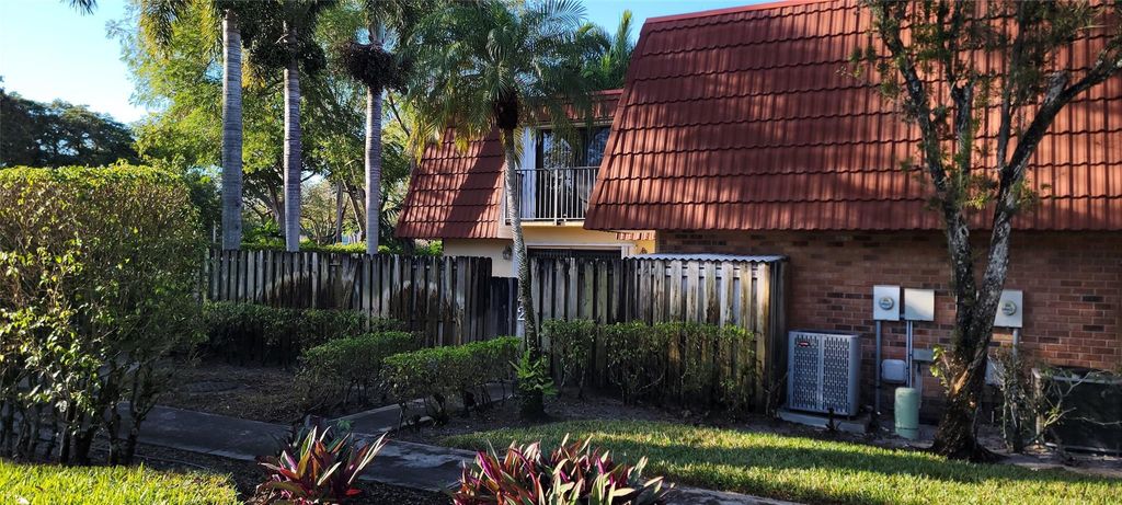 Photo of 9842 NW 6th Court #9842, Plantation, FL 33324 (MLS # F10543039)