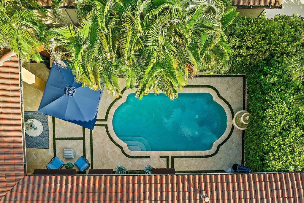 Photo of 120 Santiago Drive, Jupiter, FL 33458 (MLS # R10950671)