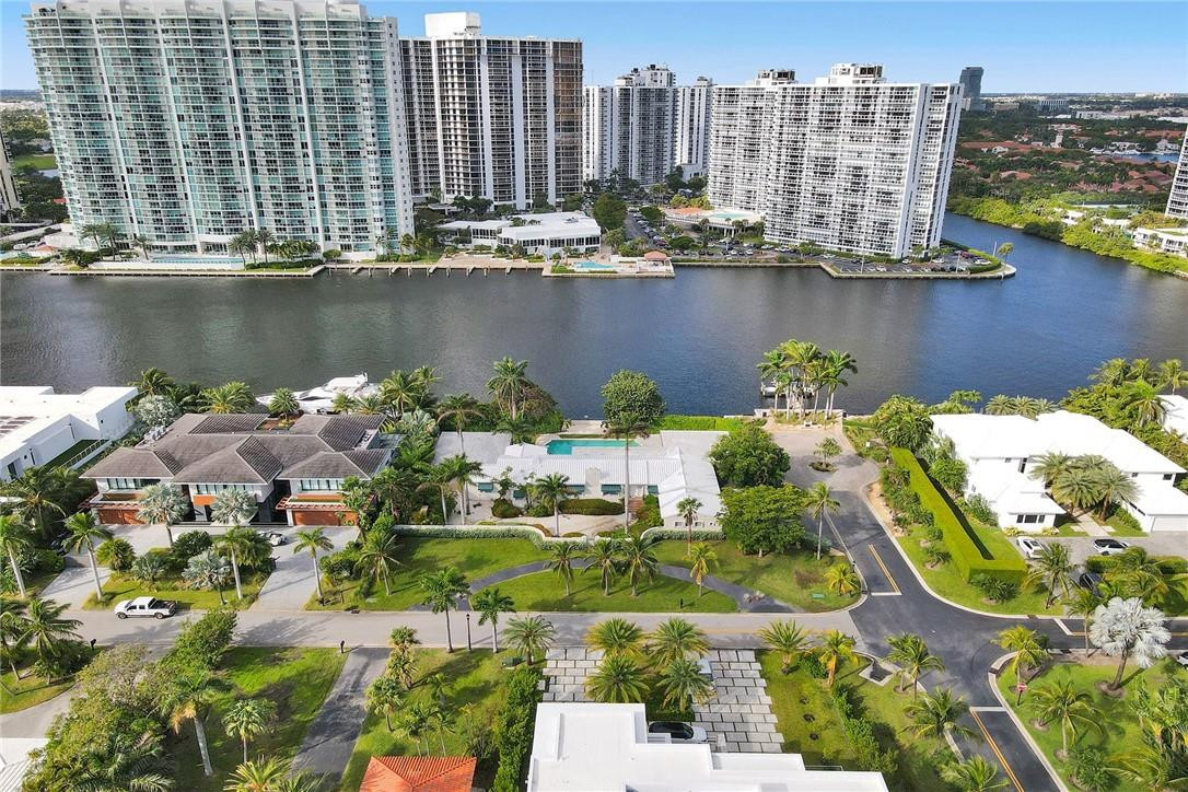 GOLDEN BEACH SEC E - Residential